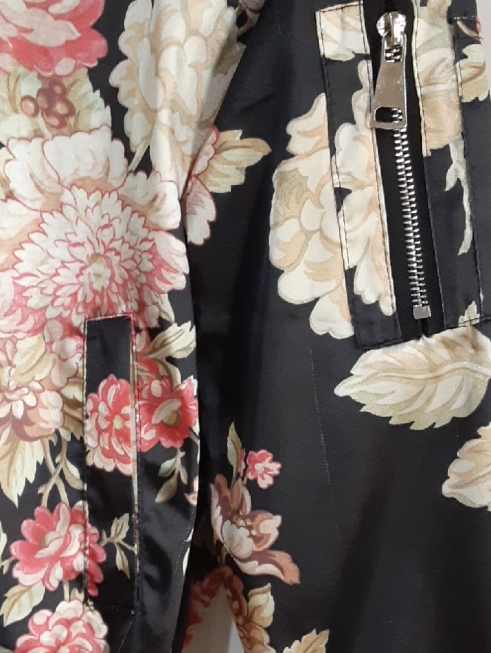 36.5 Elegant satin Floral Bomber Jacket Black Red Cream Small - Picture 8 of 12